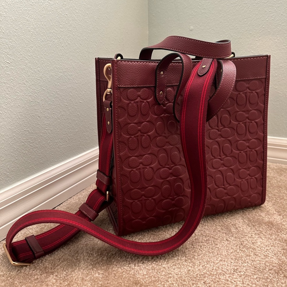 Coach field tote Signature 40 (Wine)